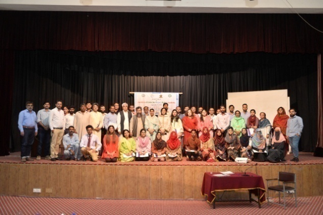 Group_photo_participants_with_Prof_Dr_Faiza_Sharif_at_the_IPR_seminar_GCU_Lahore_Sept_22_2022