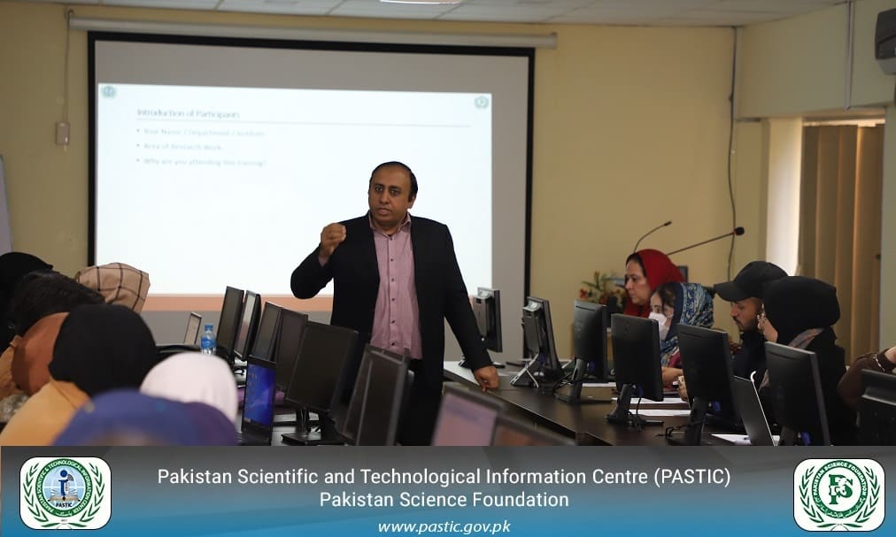 RESEARCH TOOLS & TECHNIQUES: DATA ANALYSIS USING SPSS